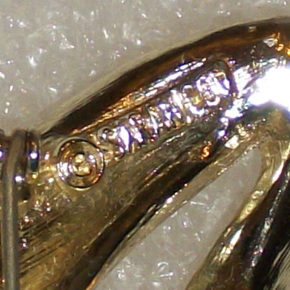 SOLD! Vintage SARAH COVENTRY White Daisey Flower Pin Brooch '60's - Picture 5 of 5